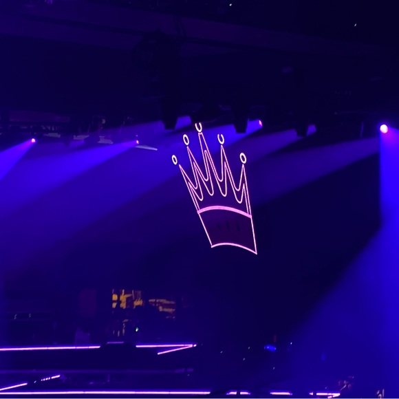 Meet your Posher, Paola - Picture 1 of 1